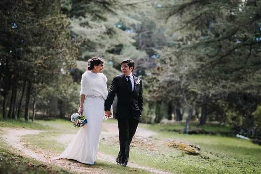 vestido de novia con capa